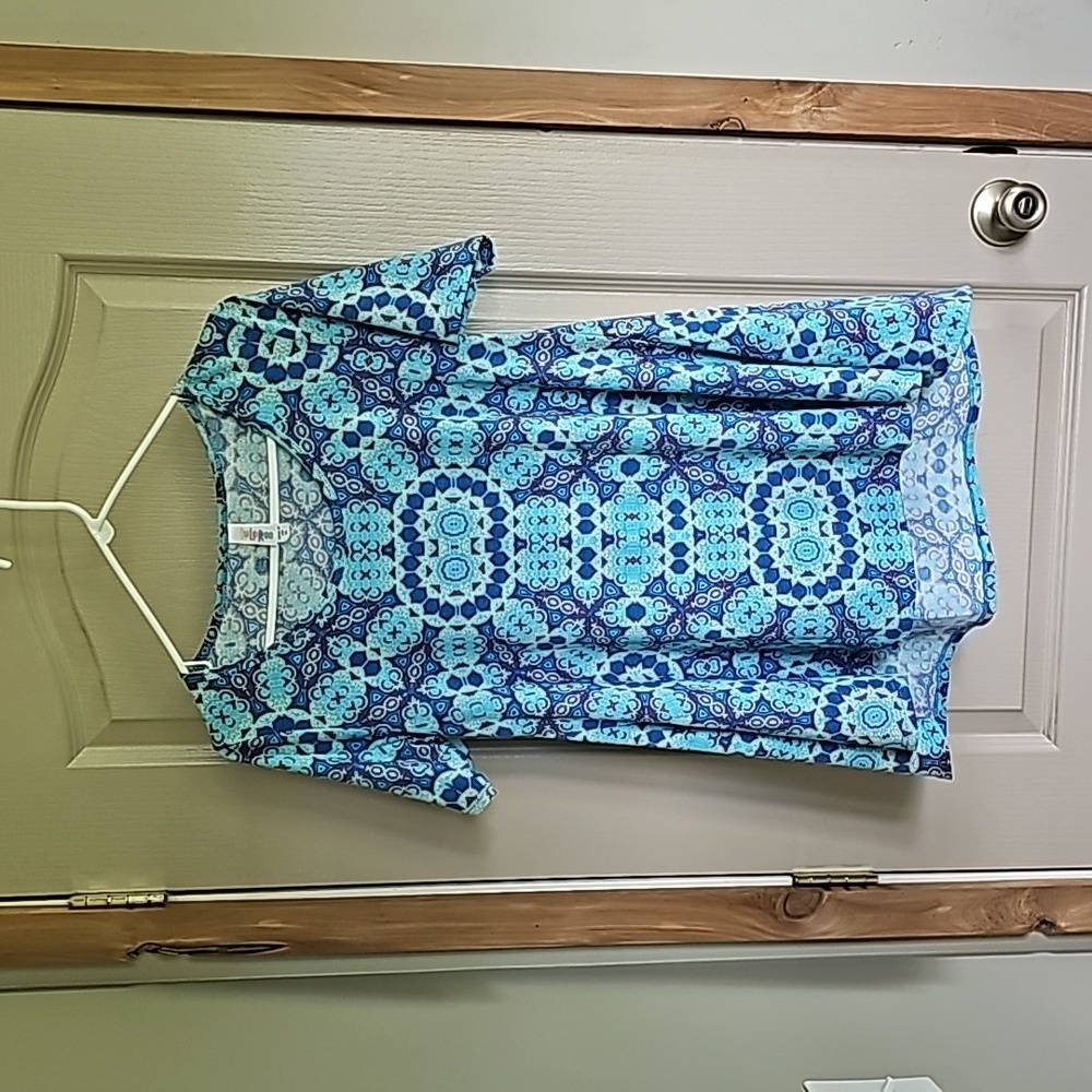LuLaRoe Blue Perfect Tee XS